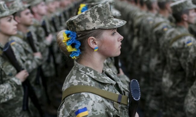 Всё изменится с 1 октября: украинских женщин ставят на воинский учет. Кого не выпустят из Украины