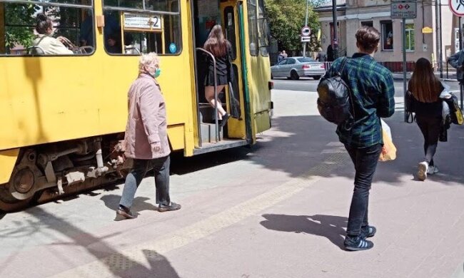 Общественный транспорт останавливает работу: Ляшко сделал срочное заявление