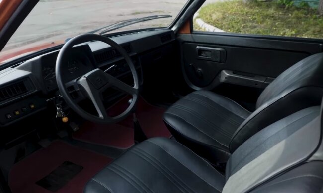 "Капсула времени": в украинском гараже откопали уникальный фургон "Таврия"