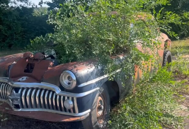 DeSoto Custom, кадр з відео
