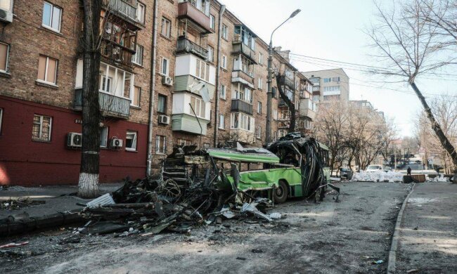 Житлові райони Києва після російських ракетних обстрілів, фото: Matthew Hatcher/SOPA Images