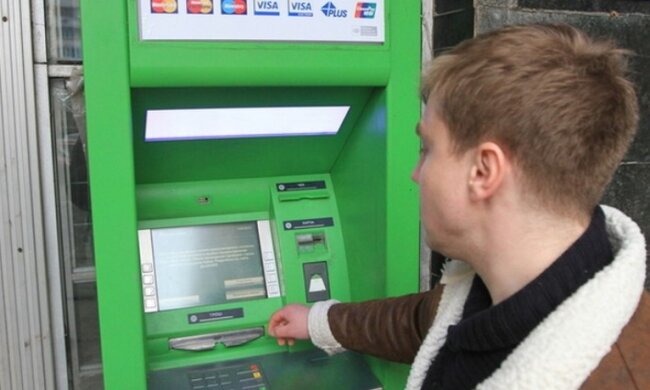 Будьте готові: в роботі Приватбанку відбуваються аварійні збої