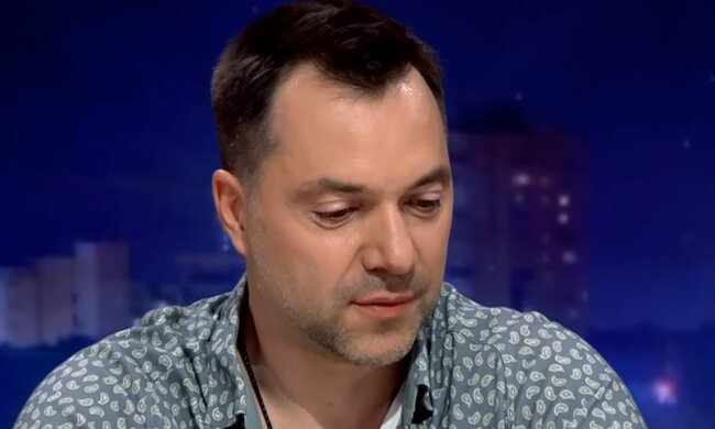Арестович: "Если РФ ударит по Киеву, мы ответим. Хуже будет тем, кто начал"