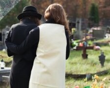 Помощь на похороны пенсионера: украинцам рассказали, сколько должны выплачивать