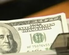 Долар по 45 гривень: директор Інституту розвитку економіки дав прогноз