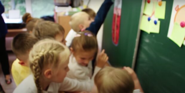 Повернення до дистанційного навчання в школах: в Міносвіти попередили батьків
