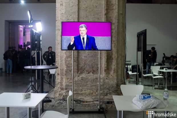 Петр Порошенко заявил, что остается в политике