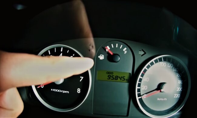 Топливо в автомобиле. YouTube