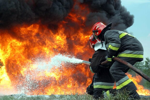 Работают пожарные. Фото: UA.News