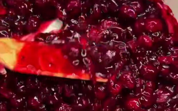 Вишневий пиріг, кадр з відео