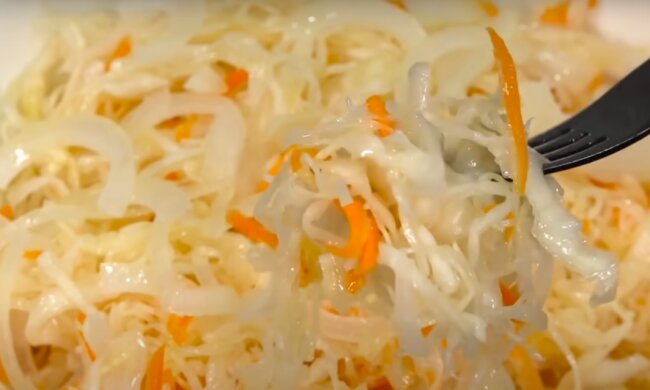 Квашена капуста: скрін з відео