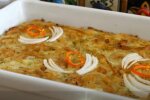 Его расхватывают двумя руками: рецепт еврейского картофельного пирога с яйцами и луком