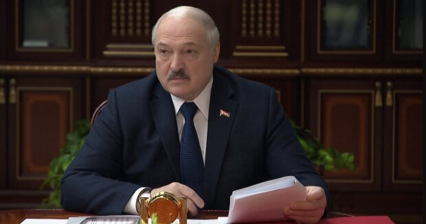 "Ми навіть з України не встигнемо вийти": Лукашенко зрозумів, що буде з його військами в нашій країні