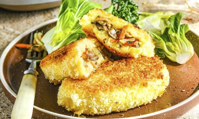 И даже двух порций покажется мало: рецепт картофельных зраз с шампиньонами