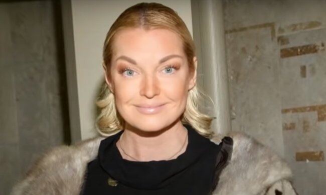 Натерла голову снігом: Волочкова показала, як "розчиняється" в окропі