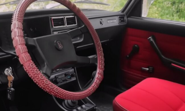 Салон ВАЗа: скрин с видео