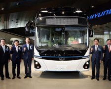 Hyundai представила новый двухэтажный экобус: на одном заряде до 300 км