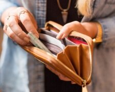 Відлякують гроші та удачу: названі предмети, які не можна носити у гаманці. Перевірте свій
