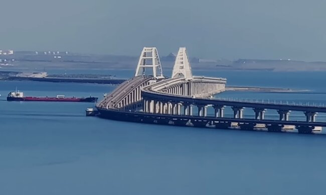 В Крыму жарковато: снова дикий удар, снова Крымский мост перекрыт. Подробности