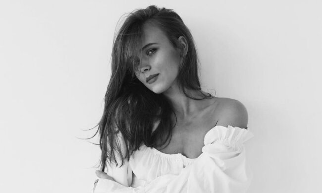 У наручниках і мереживі нижче пупка: Кошмал зі «Сватів» здивувала сміливими ігращамі з партнером