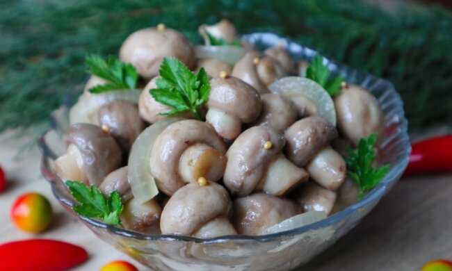Обязательно попробуйте: рецепт быстрого маринования шампиньонов "Гости у дверей"
