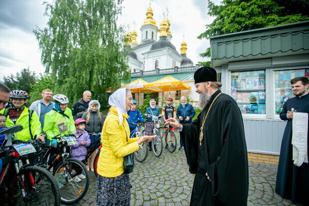 З Києво-Печерської лаври стартував паломницький велопробіг віруючих Української Православної Церкви
