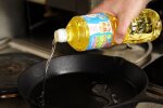 Так делают хитрые французские хозяйки: как нужно жарить котлеты, чтобы масло не брызгало со сковородки