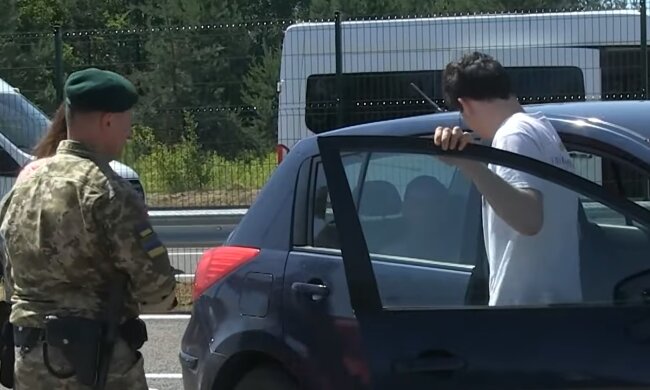 Нові правила: українських чоловіків почнуть випускати з України для важливих поїздок