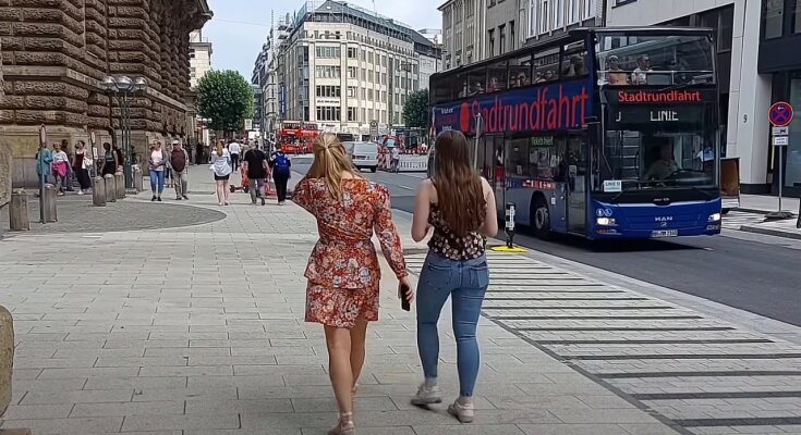 Українські біженці у Німеччині, фото: youtube.com