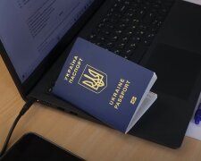 Ці гроші точно не завадять: українцям у Польщі видаватимуть по 3,5 тисячі злотих на сім'ю – хто у списках