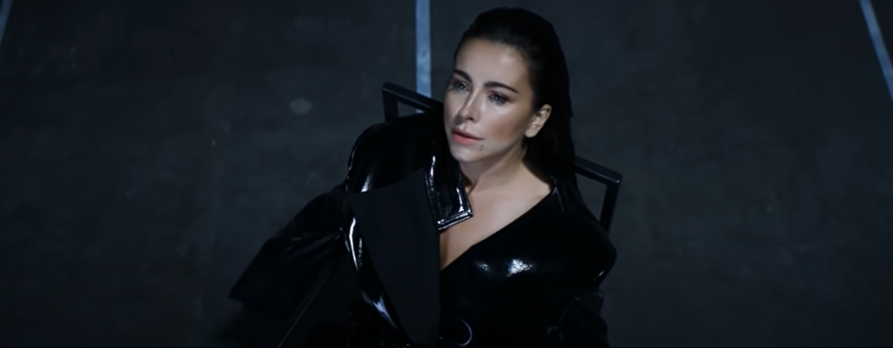 Ани лорак фото. Ты еще любишь ани песни. Ани лорак ты ещё любишь. Ты еще любишь ани песни. Кадры из клипа ты ещё любишь лорак.