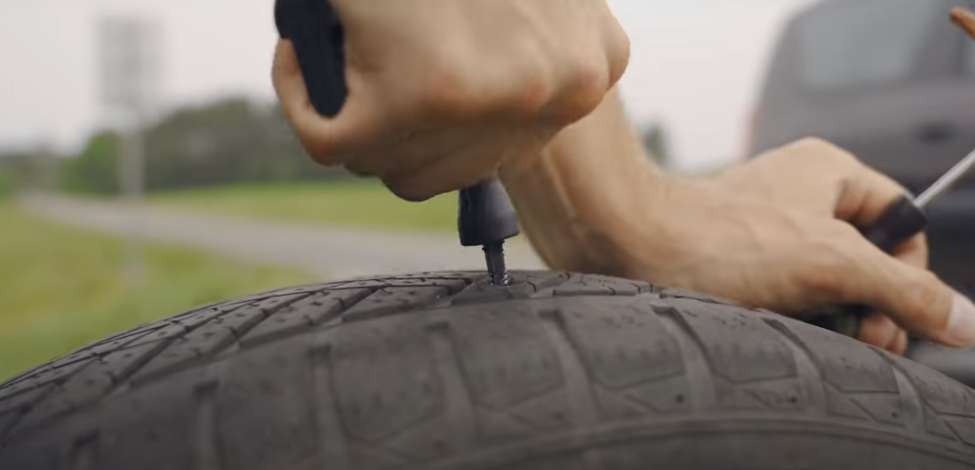 What can you do if you have a flat tire: tricks that will help you get to the nearest tire shop without a spare tire